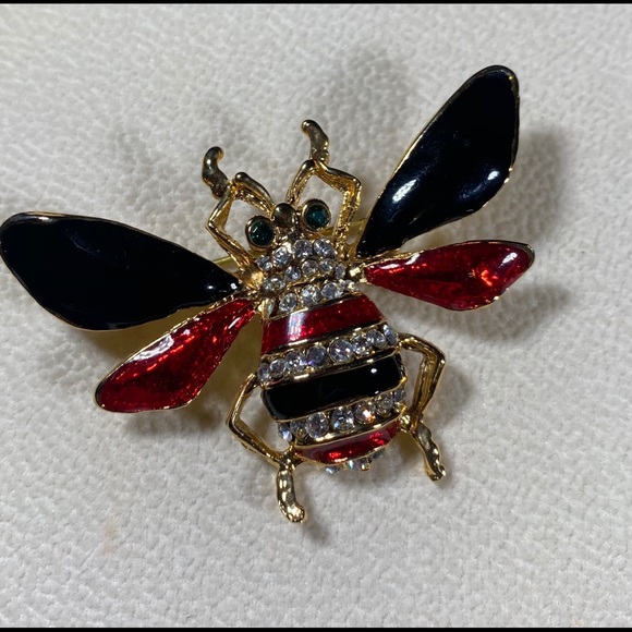 Bumble with the Beautiful Bee - Picture 2 of 4